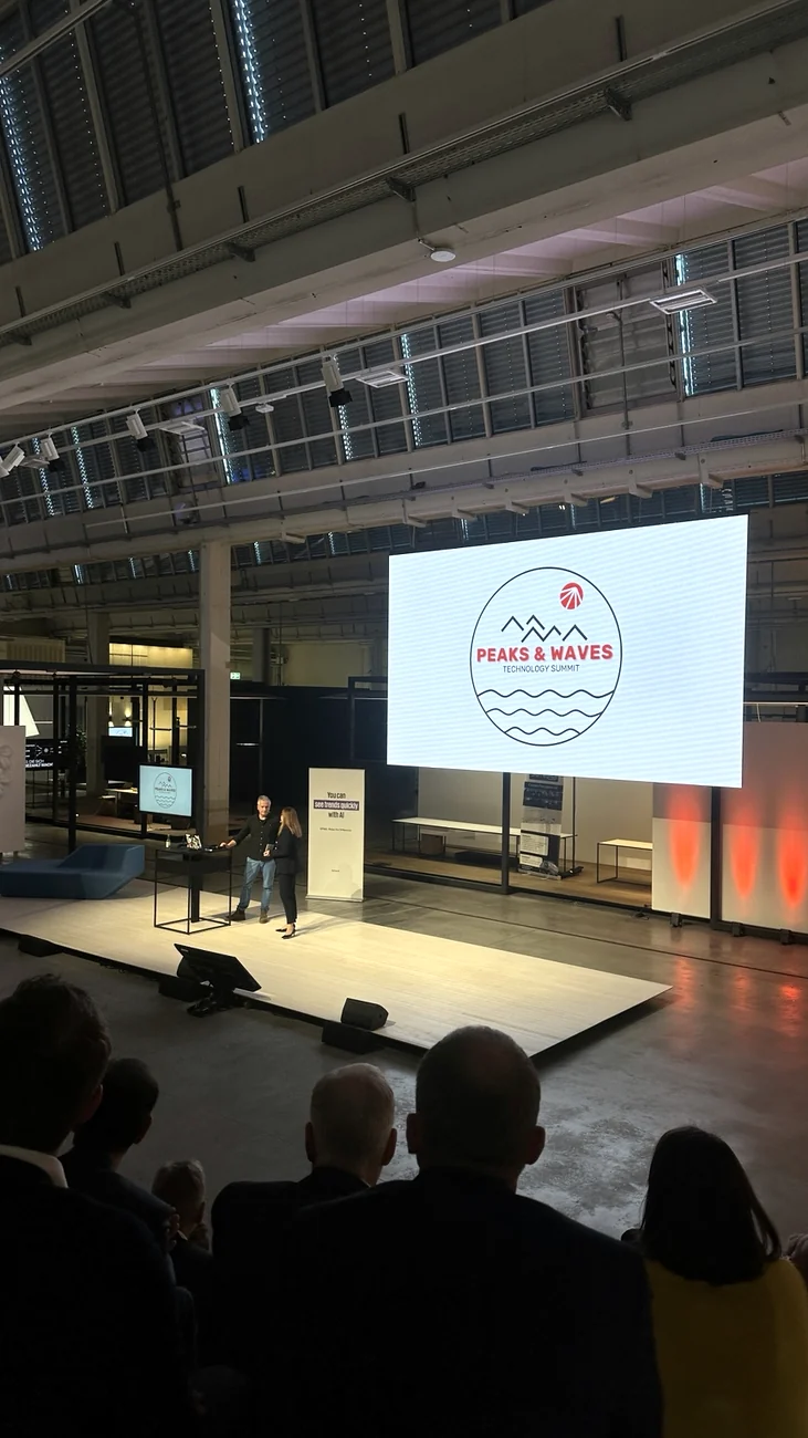 Original event photograph from Peaks & Waves Technology Summit